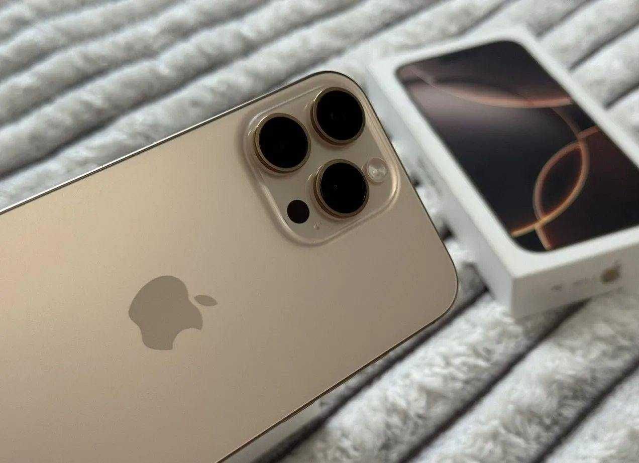 Phone 16 Pro Max, 256 ГБ