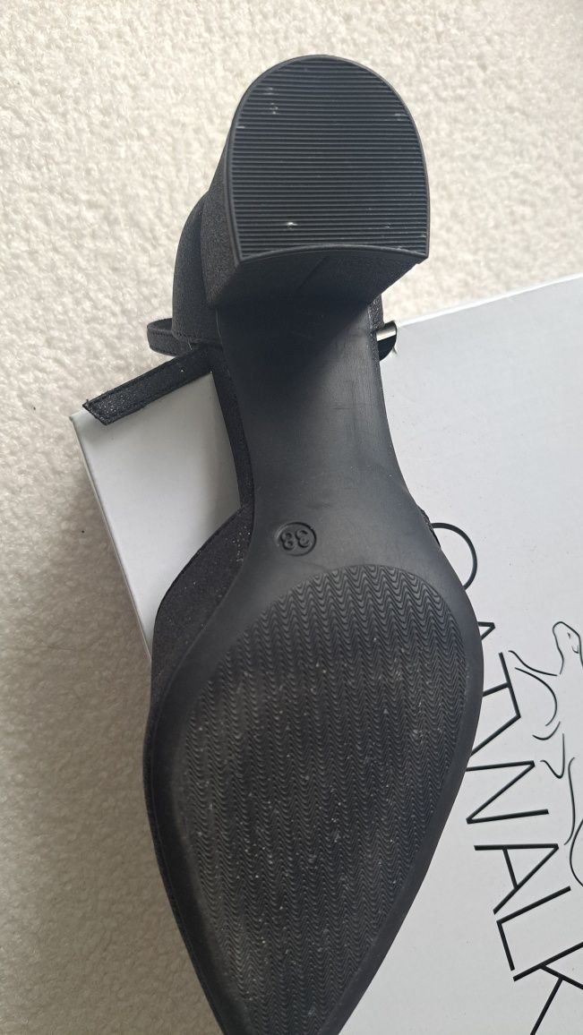 Czarne ozdobne buty damskie r.38