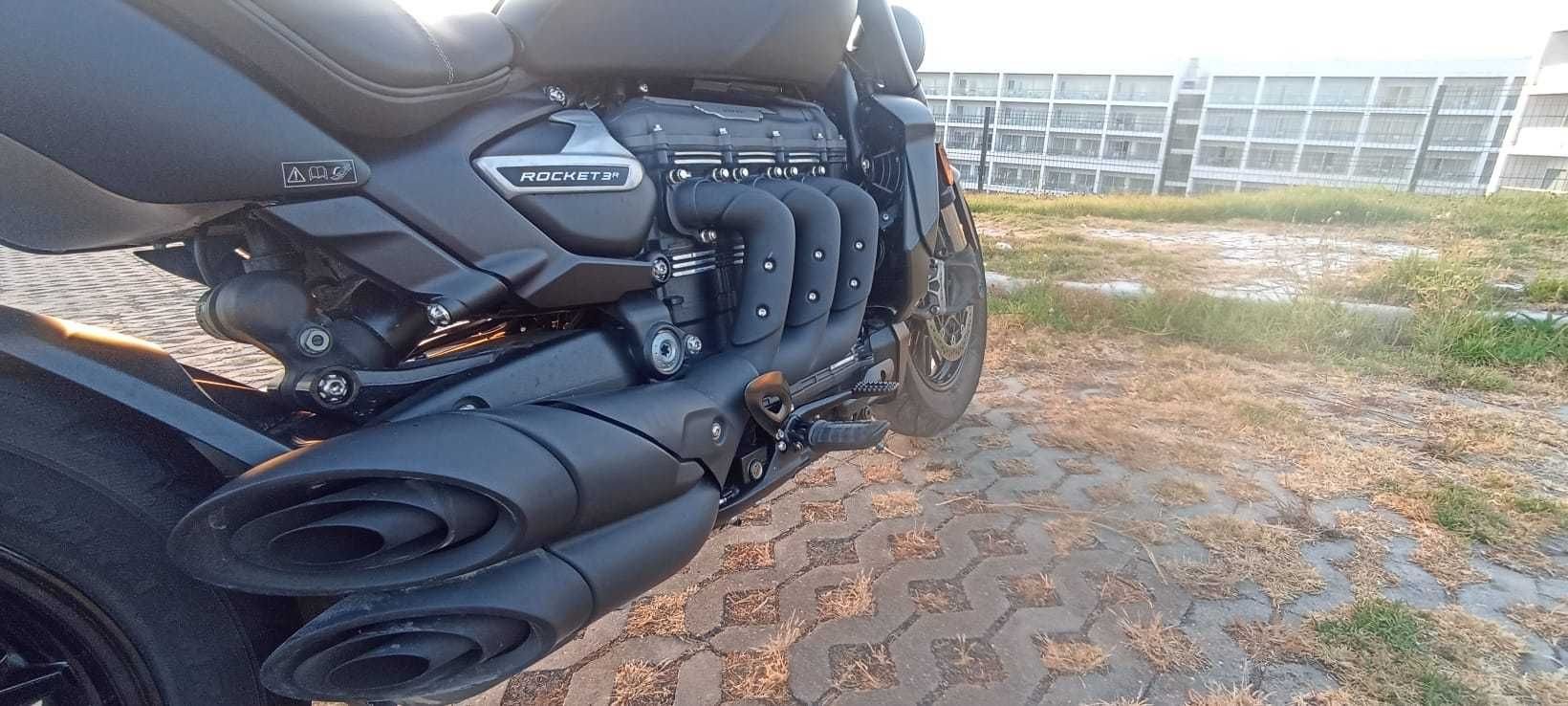 Triumph Rocket 3R Triple Black