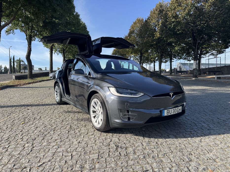 Tesla Model X 75D