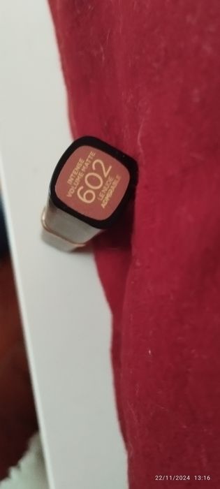 Batons da L'Oréal cor 602,482.