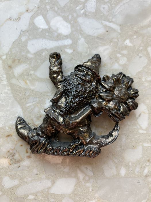 Magnes na lodówkę krasnal Życzliwek Wrocław metalowy