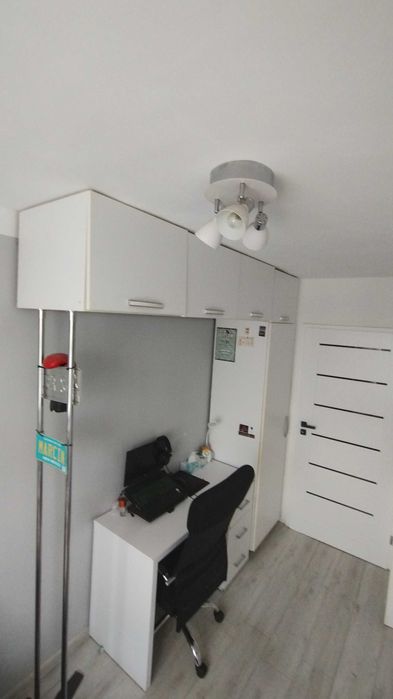 Zestaw mebli do małego młodzieżowego pokoju