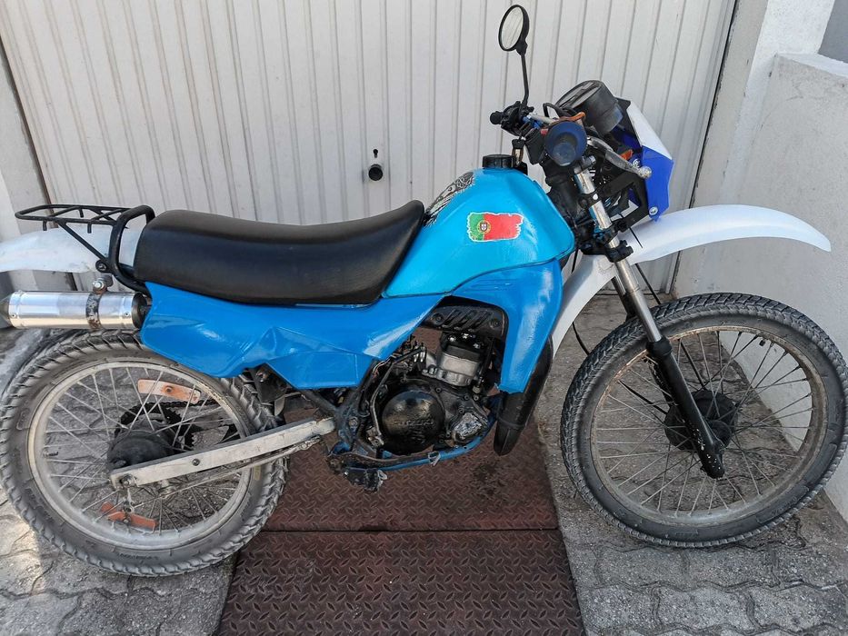 Suzuki TS5 em bom estado