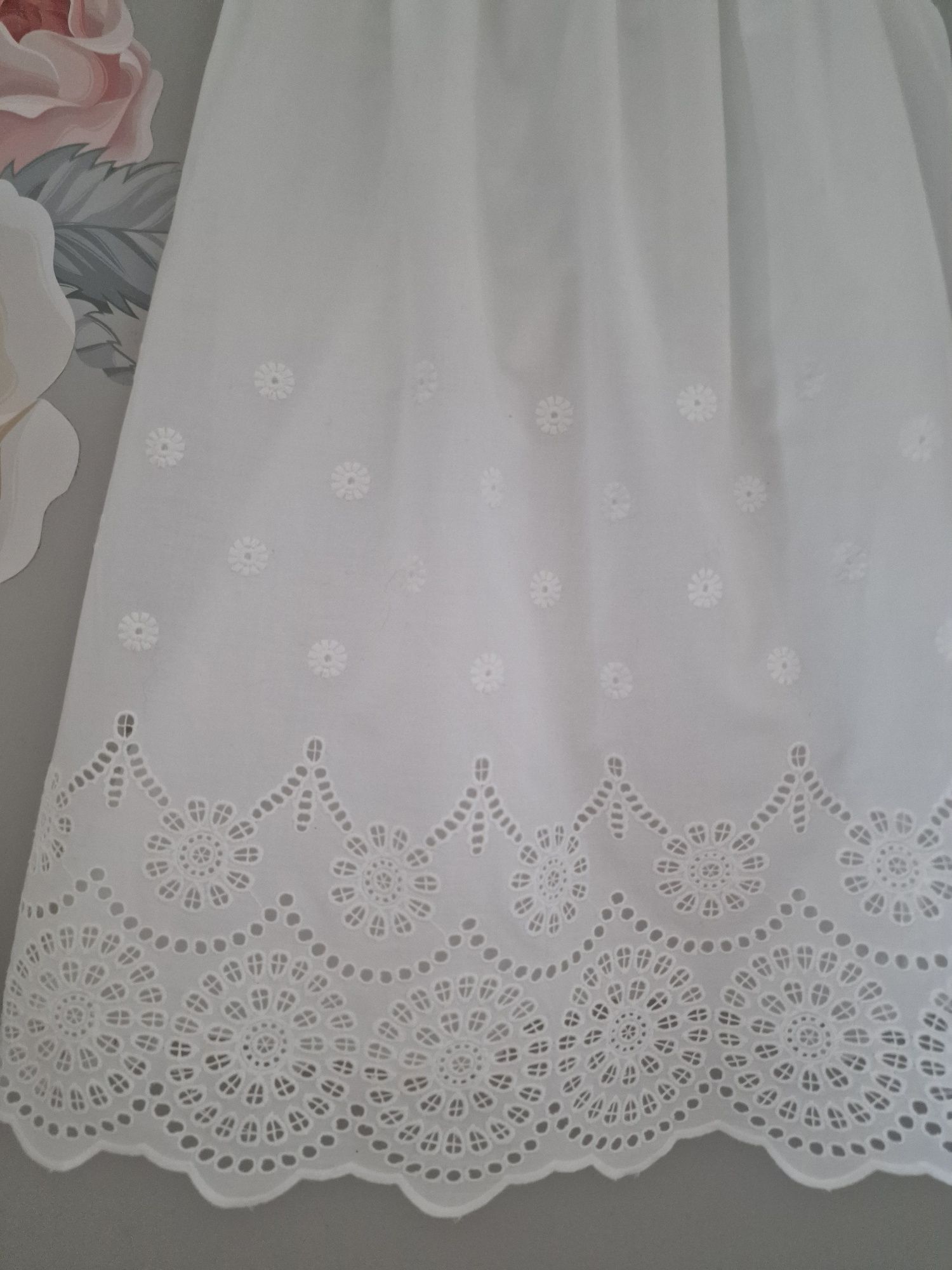 Sukiena letnia na szelkach roz 116cm
