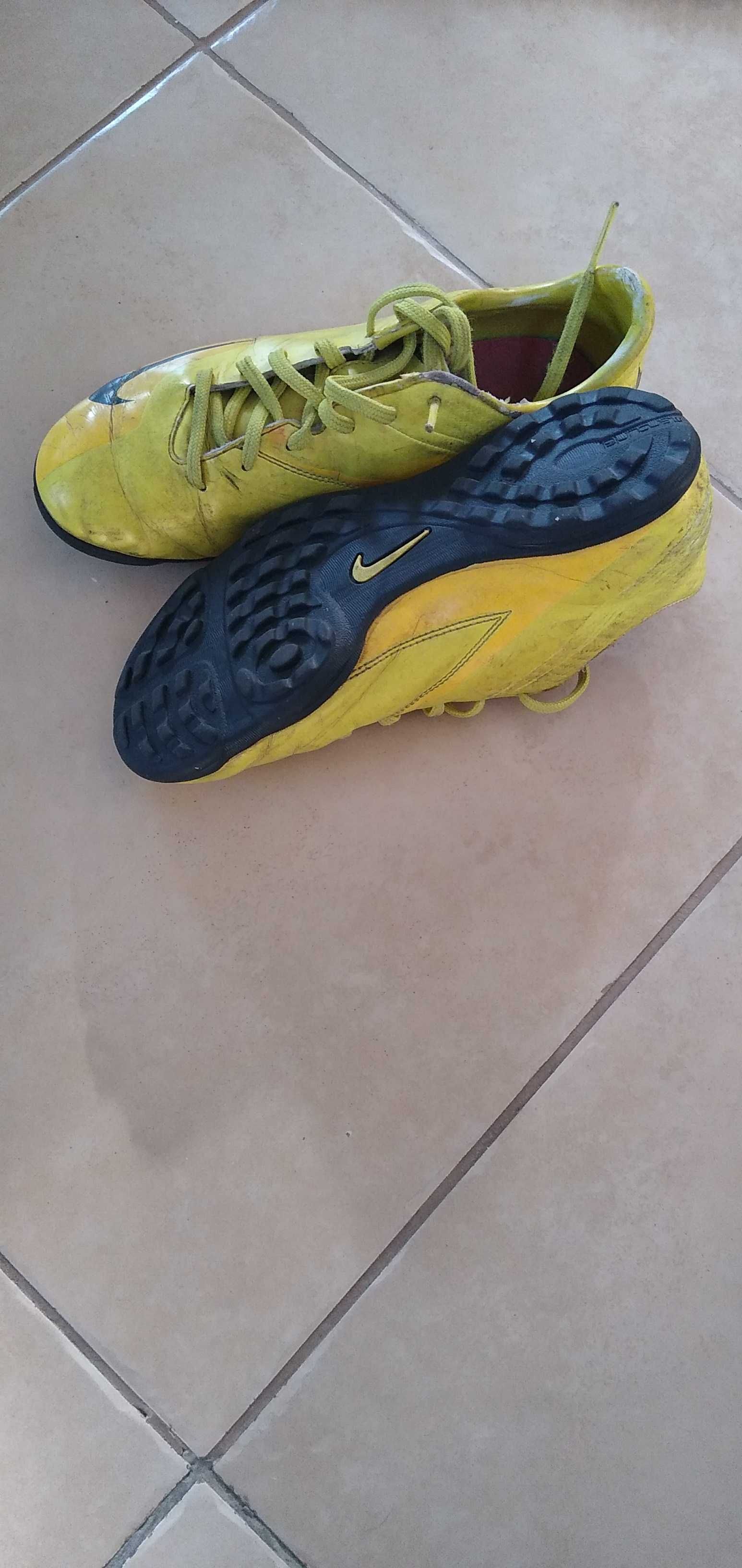 Buty sportowe chłopięce korki Nike rozm 36