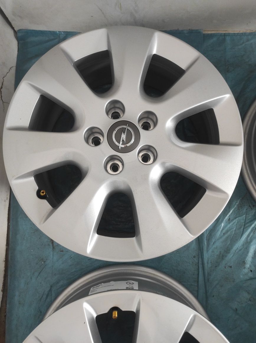 490 Felgi aluminiowe ORYGINAŁ OPEL VIVARO C R 16 5x108 otwór 65 NOWE