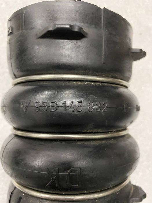 95b145832c Porsche Macan 95b патрубок системы охлаждения