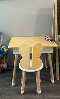 Дитячий стільчик та столик