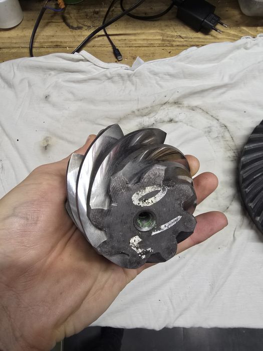 Przełożenia przód Nissan Patrol Y61 37:8 4.625