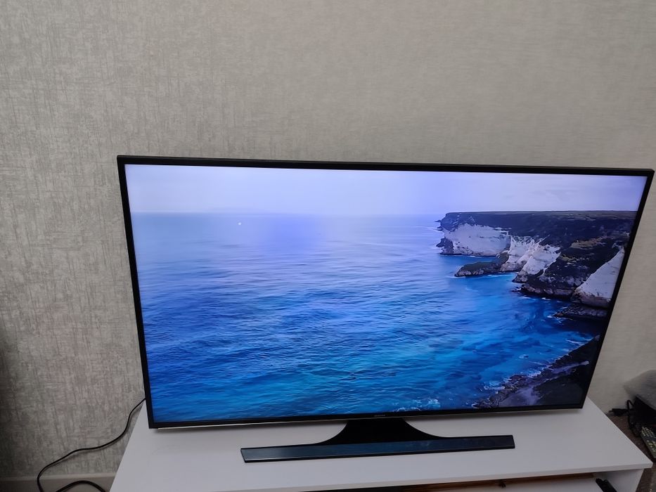 Телевизор Samsung 55", SMART-TV, 4K, Wi-Fi