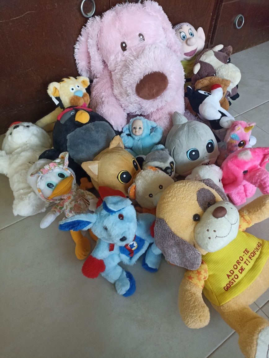 Lote 2: Muitos peluches