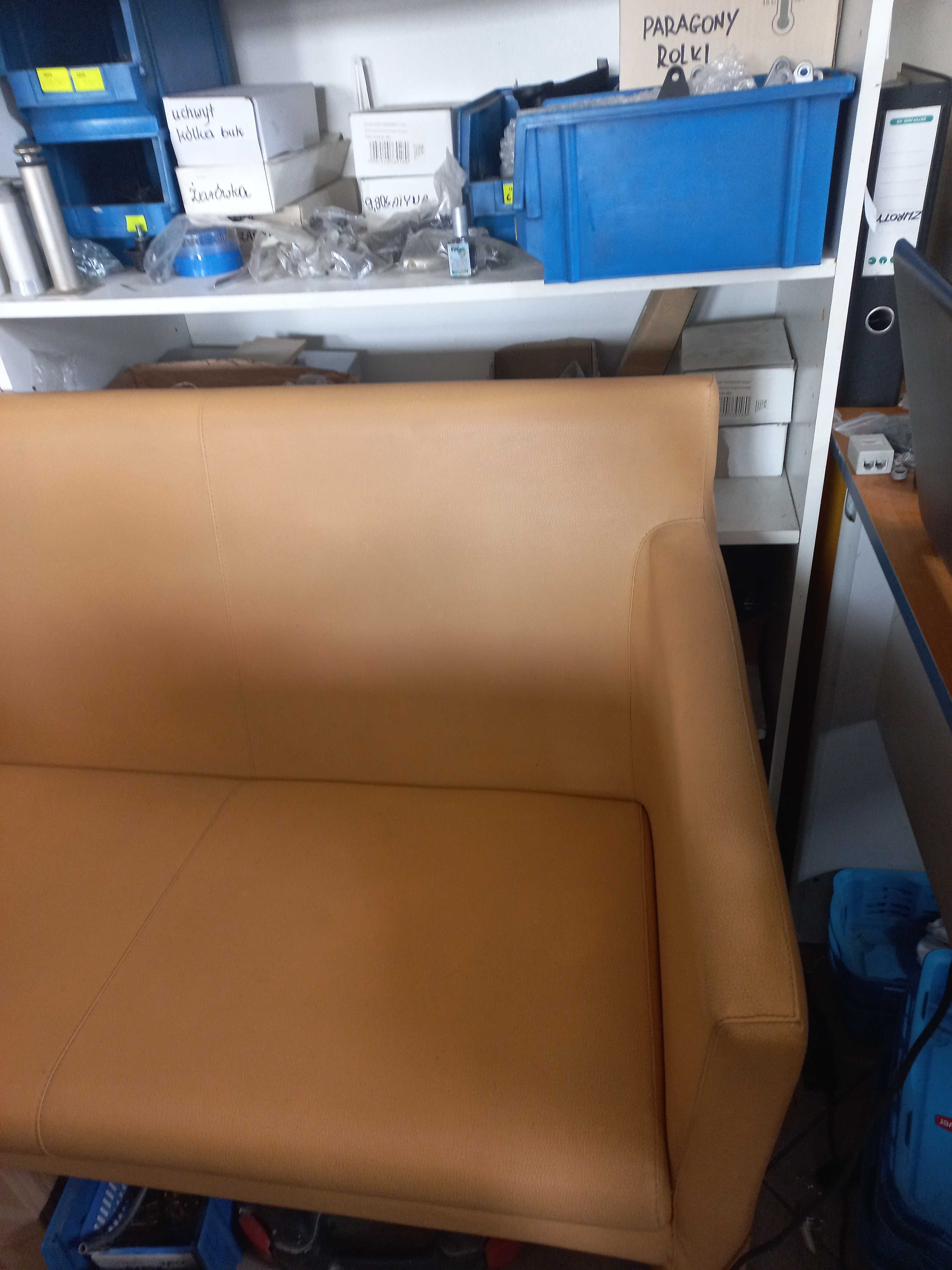sofa beżowa nierozkładana super stan