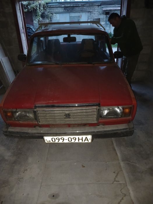 Ваз 2105 1981г. Червоний