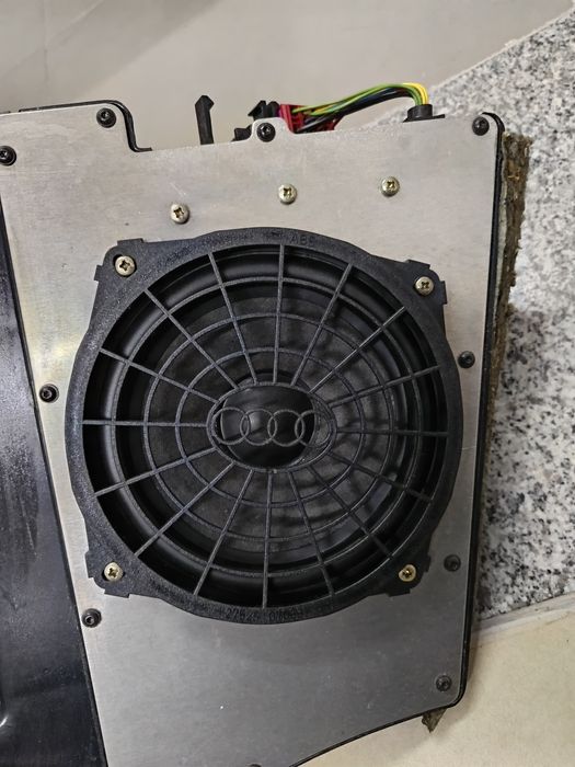 Subwoofer Audi A4 b5