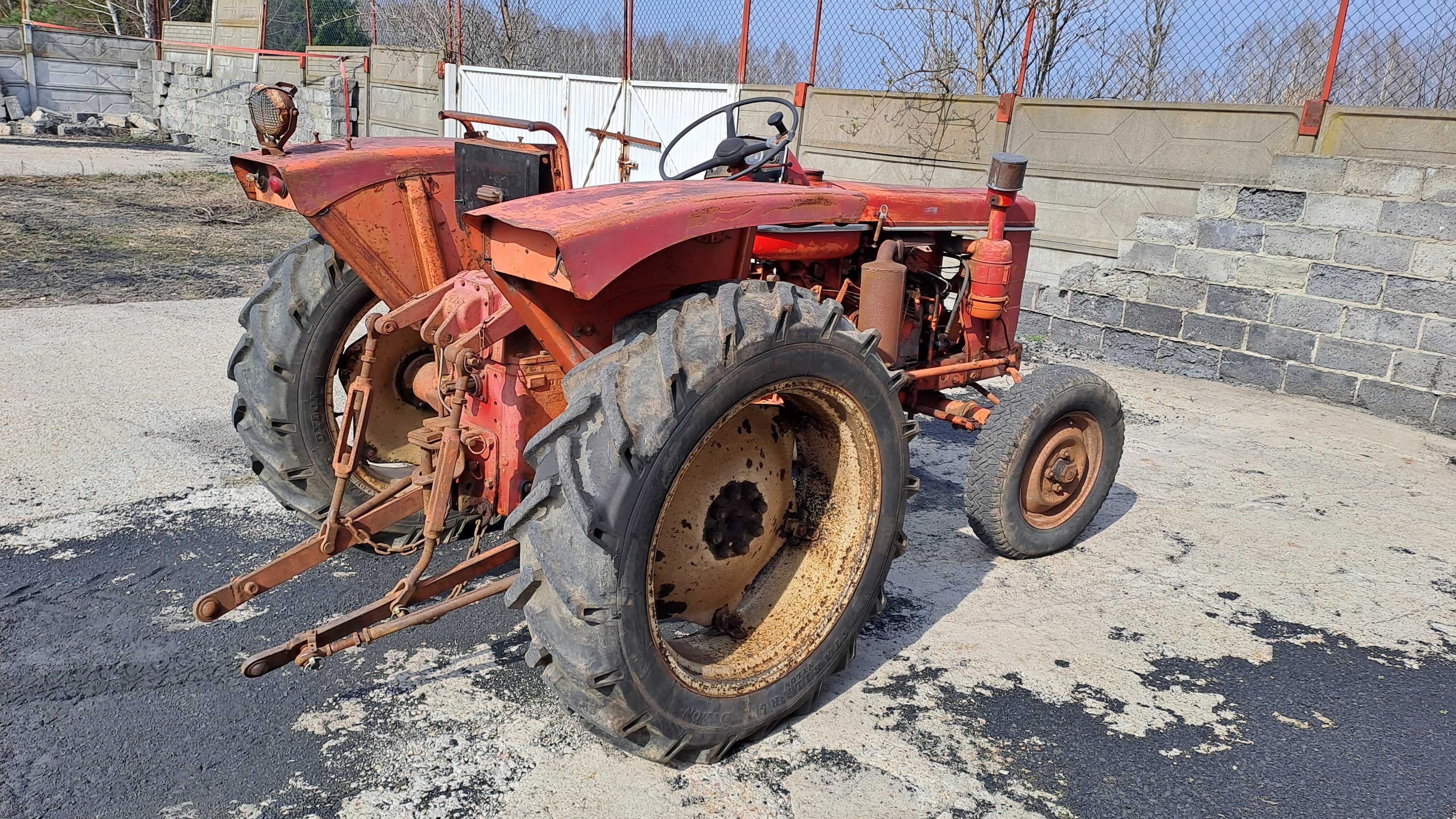 Ciągnik Traktor Renault Super 3D silnik MWM 2 cylindry wszystko działa