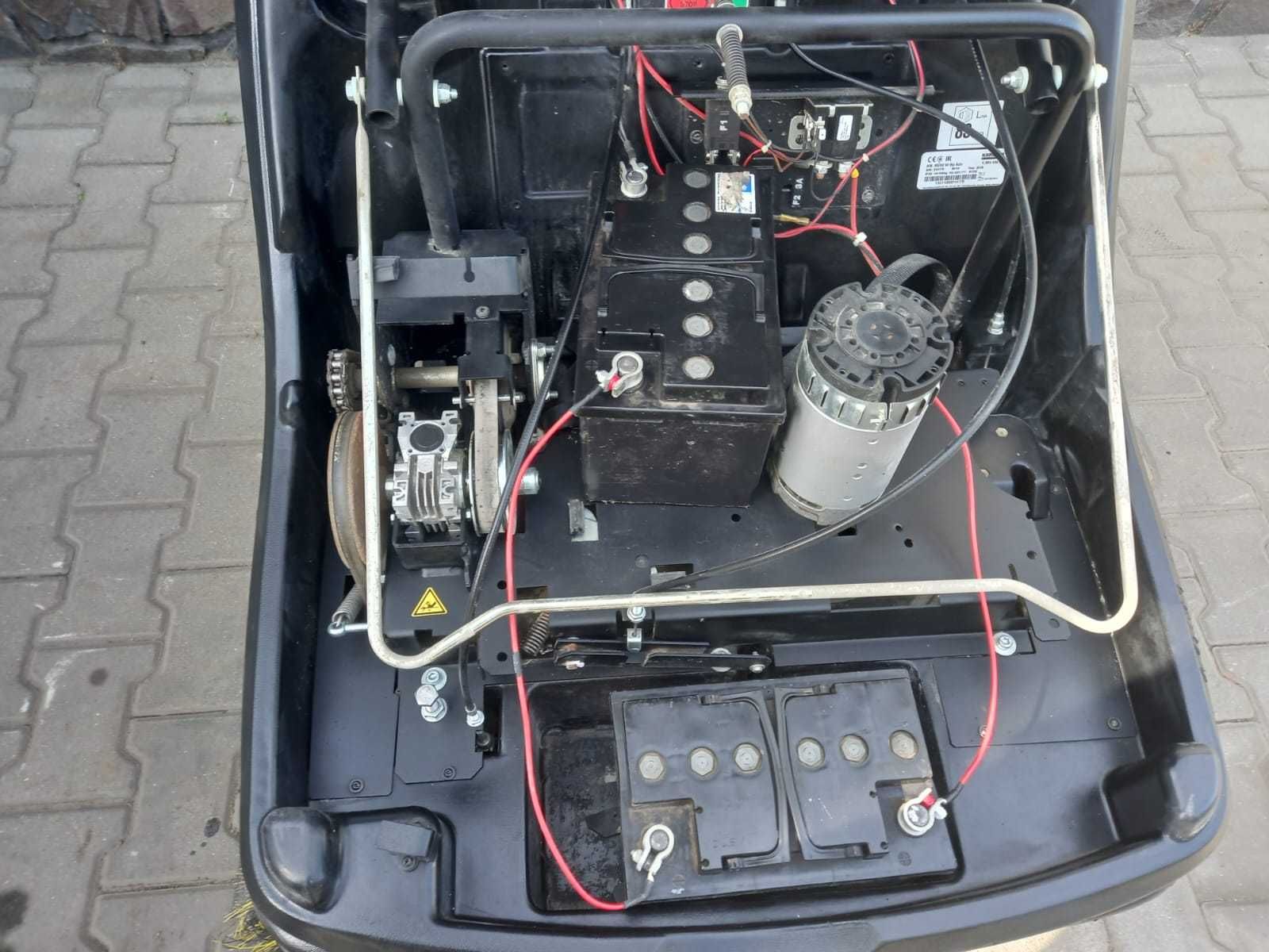 Profesjonalna zamiatarka Karcher KM 85/50 W Bp