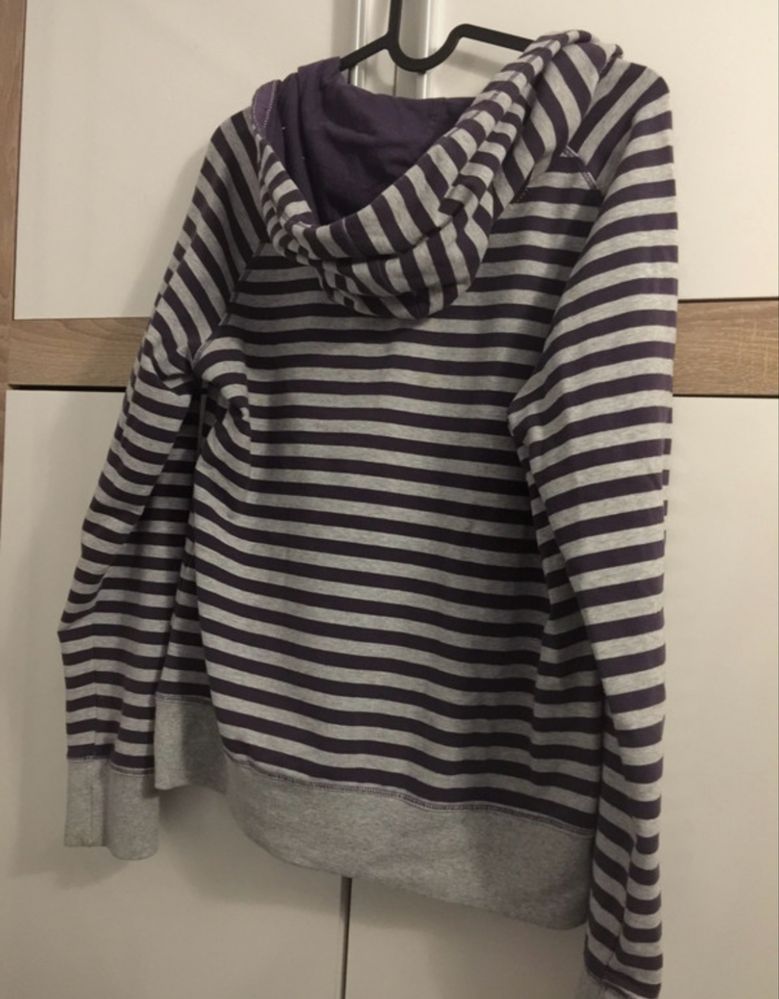 Bluza damska w pasku z kapturem na zamek 40