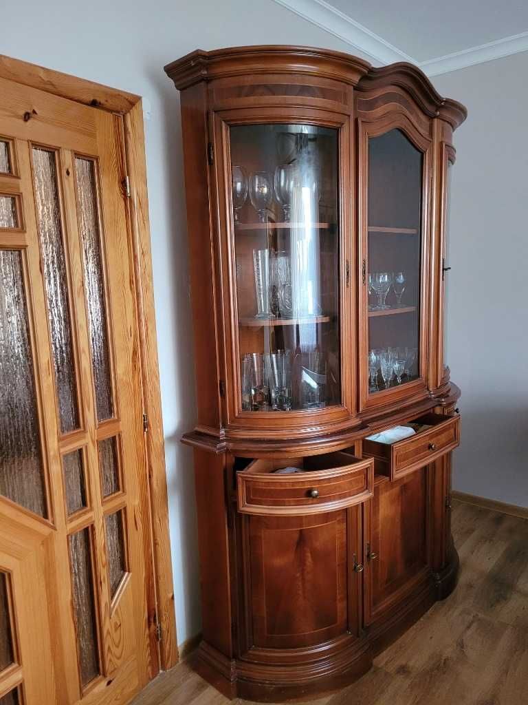 Witryna z litego drewna Fazowane szkło