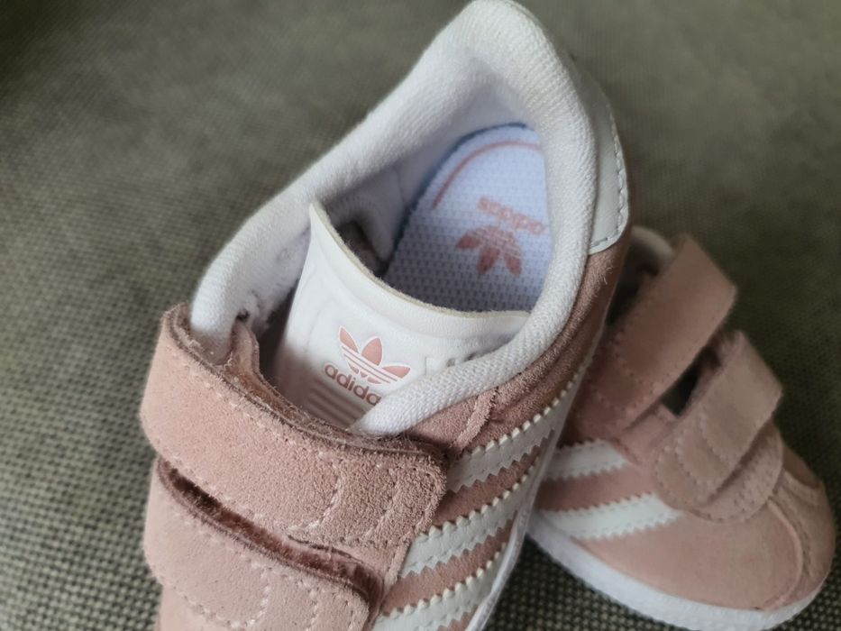 Tênis adidas menina Novos