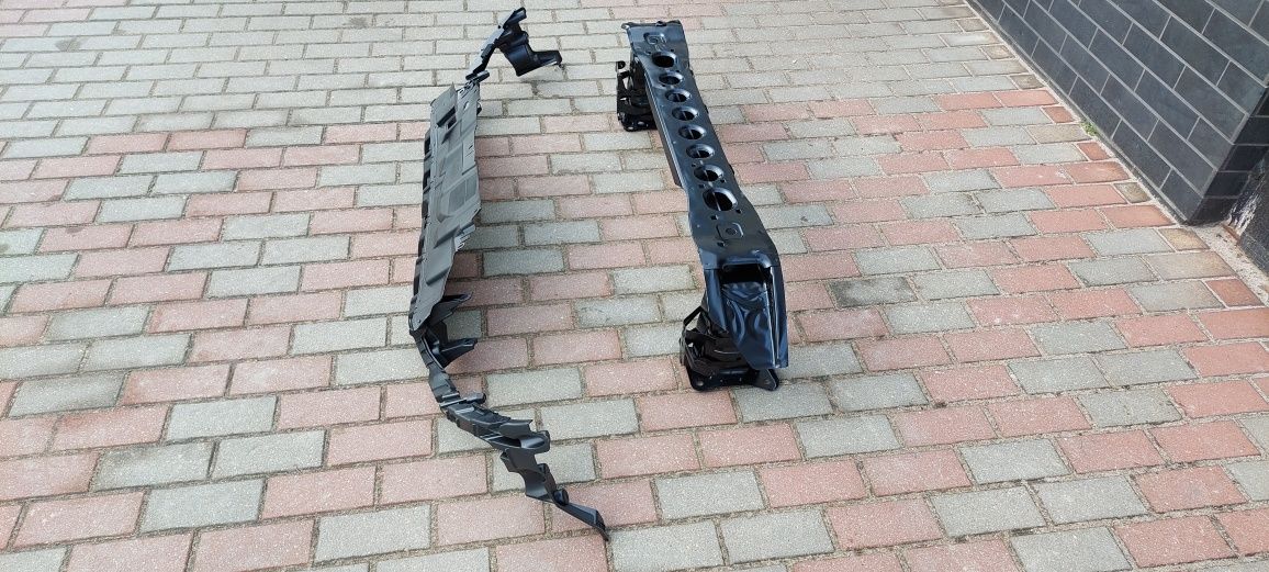 Ford Focus Mk3 lift 14-18 wzmocnienie czołowe nakładka pas przedni