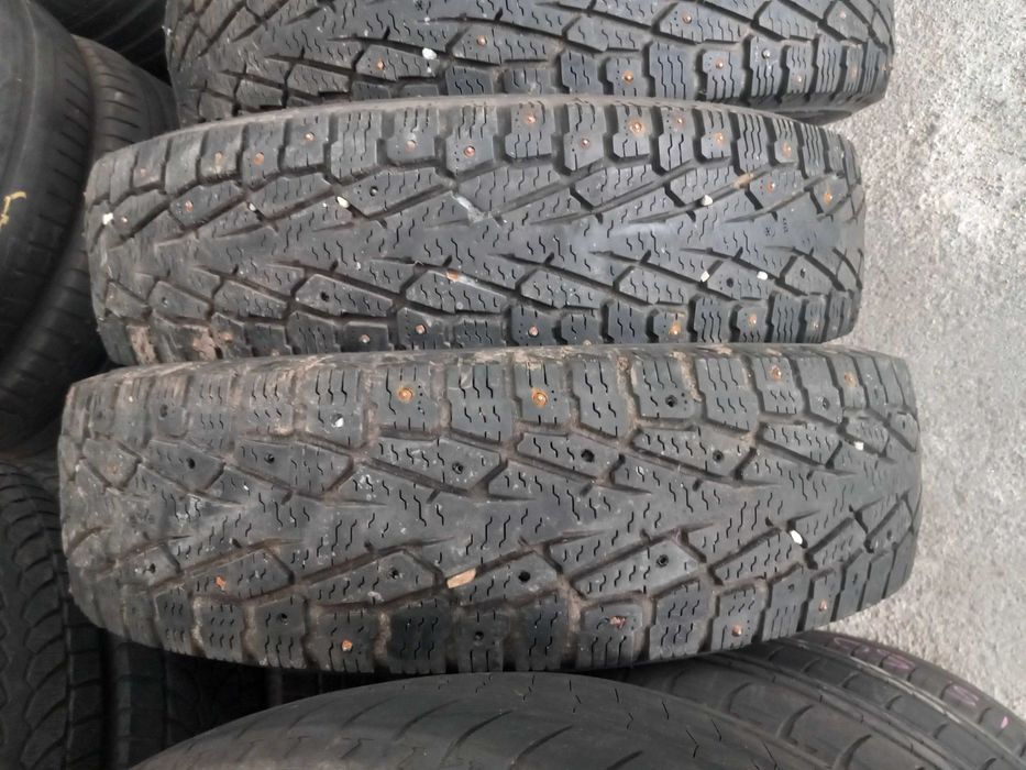 4 Pneus 235/85R16 Nokian 4x4 seminovos