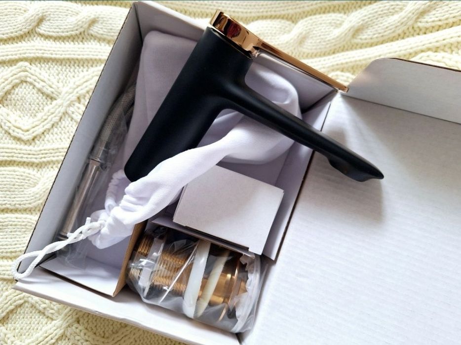 Alians czarna bateria umywalkowa stojąca z korkiem do łazienki