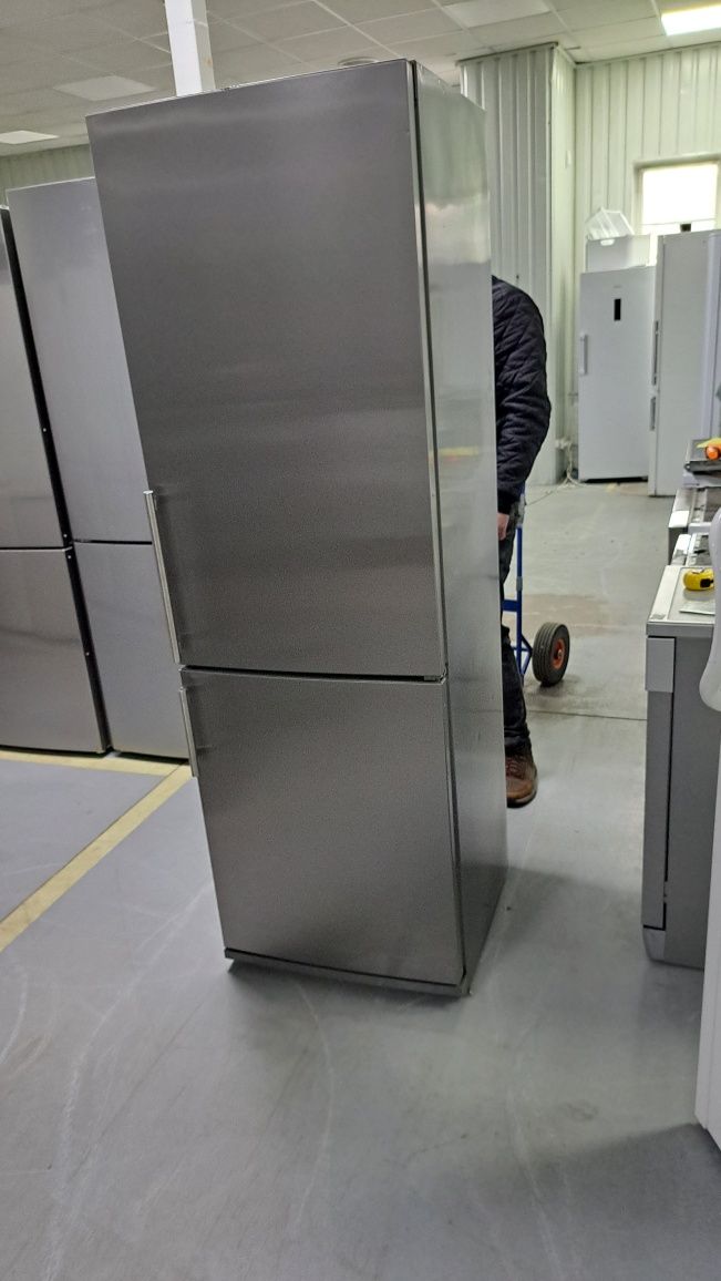 Двохкамерний холодильник Bosch kgn98u Германія в ідеалі Доставка