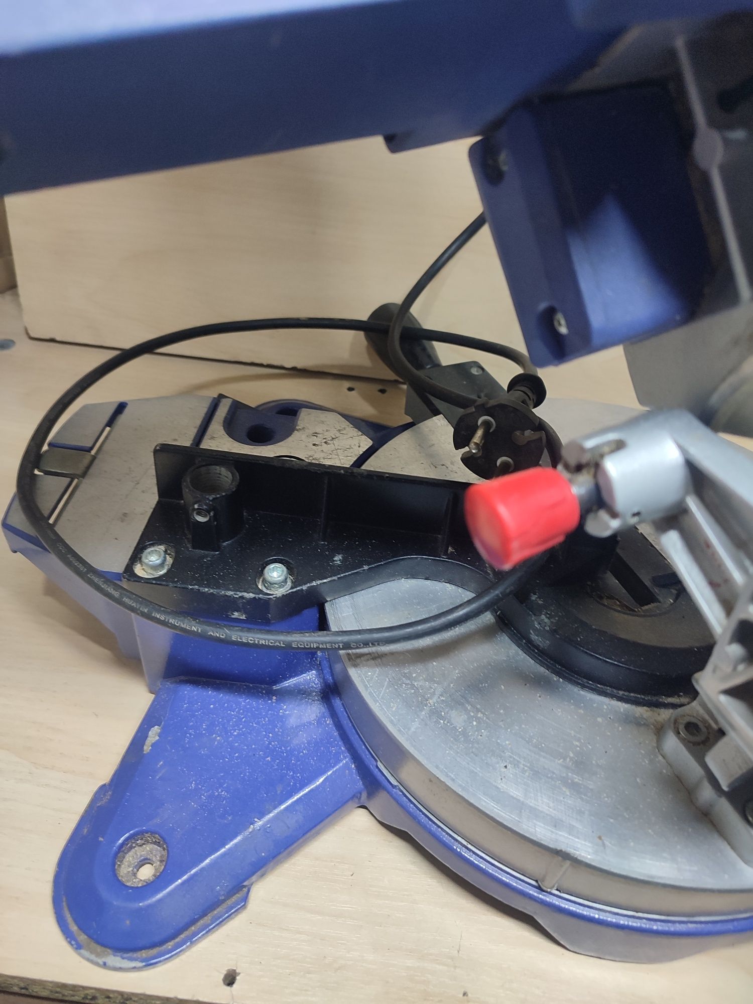 Торцовочная пила Metabo Ks 216