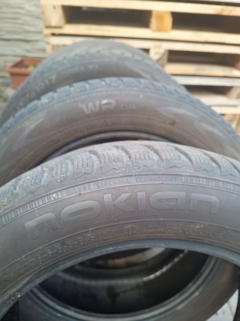 Nokian WRd4 215/55/r17 98H komplet opon zimowych