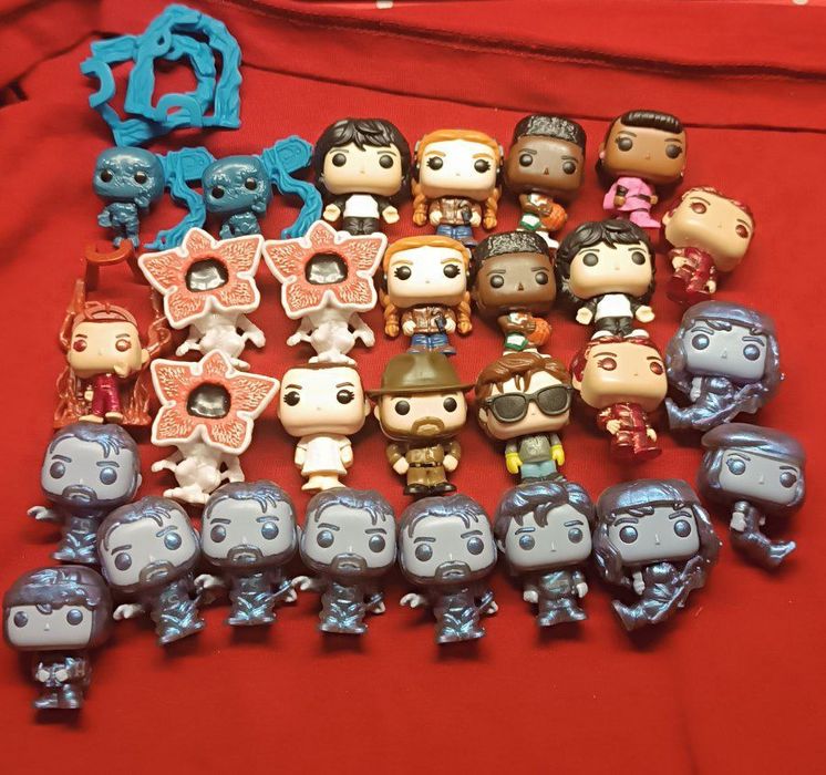 Фігурки дивні дива кіндер джой