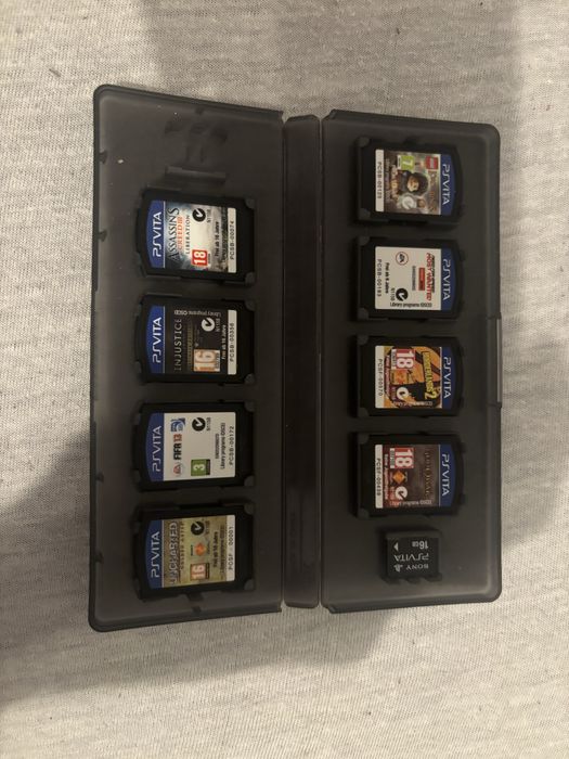 Gra Injustice na PS Vita