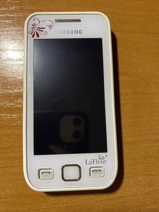 Телефон Samsung.