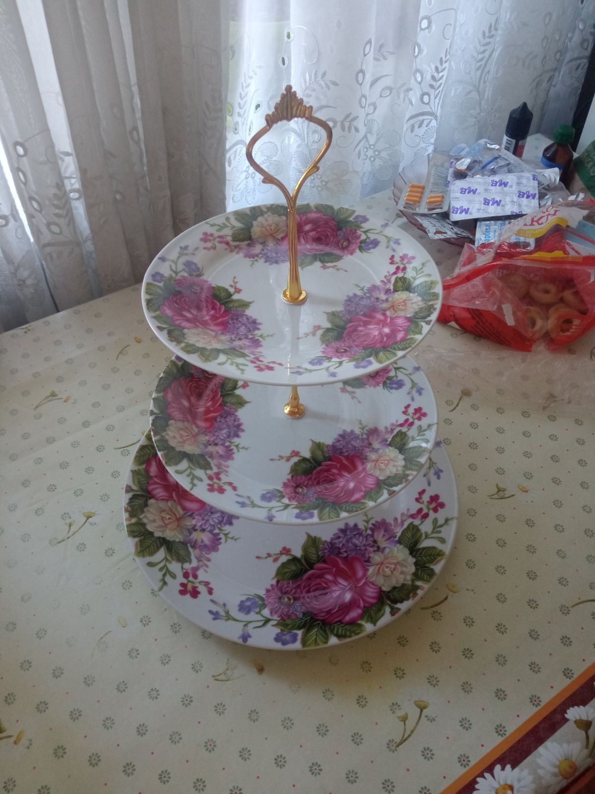фруктовниця.порцелянова 3-х ярусна.