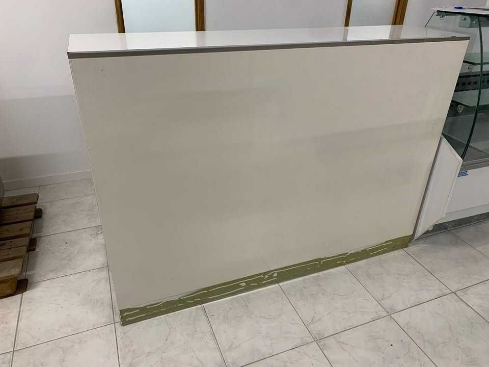 Balcão apoio publico em termolaminado branco - Usado