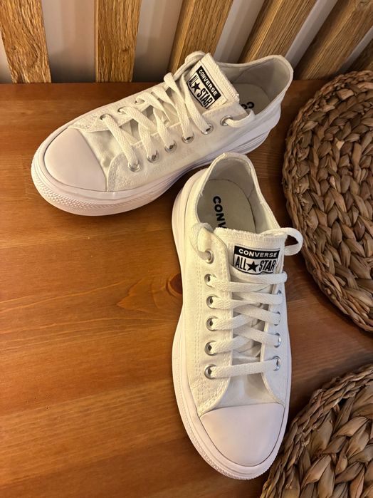 Białe wygodne Converse 38 24,5 cm na platformie