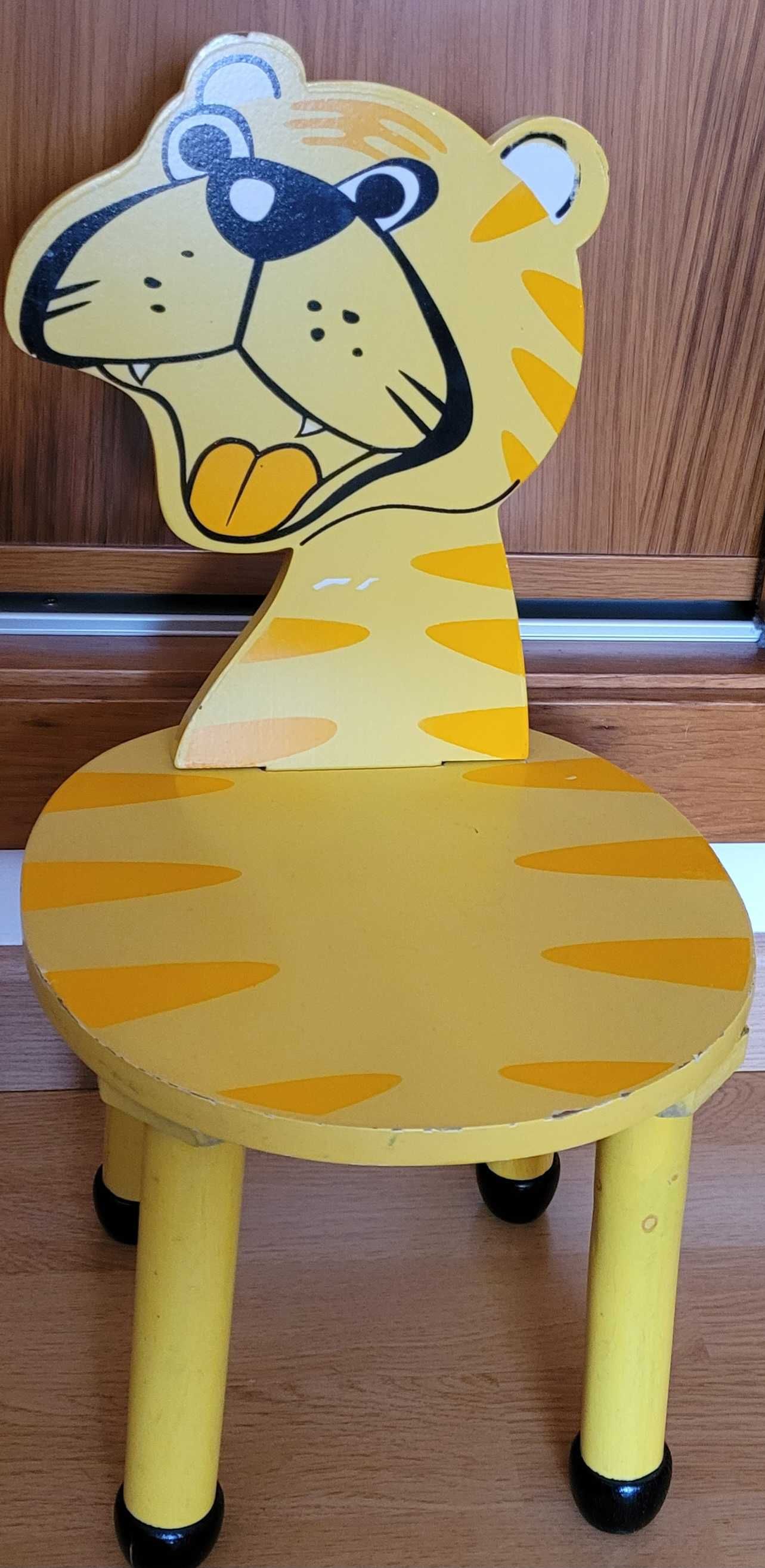 Mesa e cadeiras de brincar