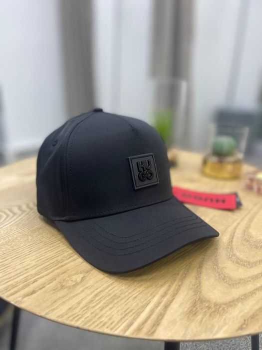 Кепка HUGO чоловіча колір чорний Осінь-Зима