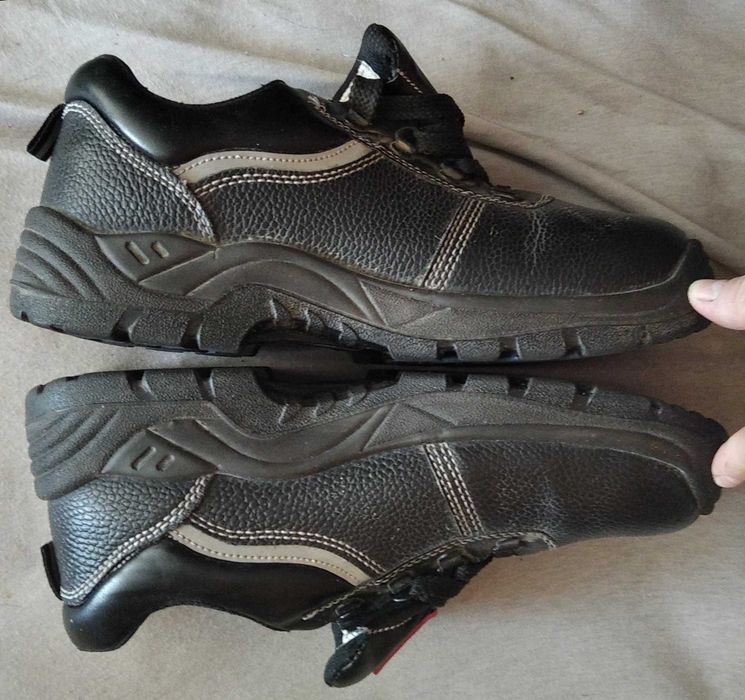 buty robocze Vaultex 42 twarde czubki #56