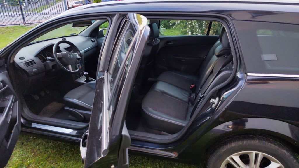 Astra H Cosmo kombi  2005r 245kkm