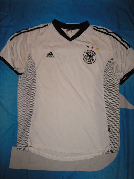 Футбольным коллекционерам-сборная Германия 2002 год-футболка Adidas