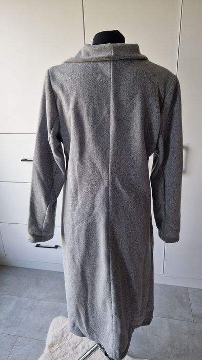 Elegancki szary płaszcz damski – nowy, bez metki!