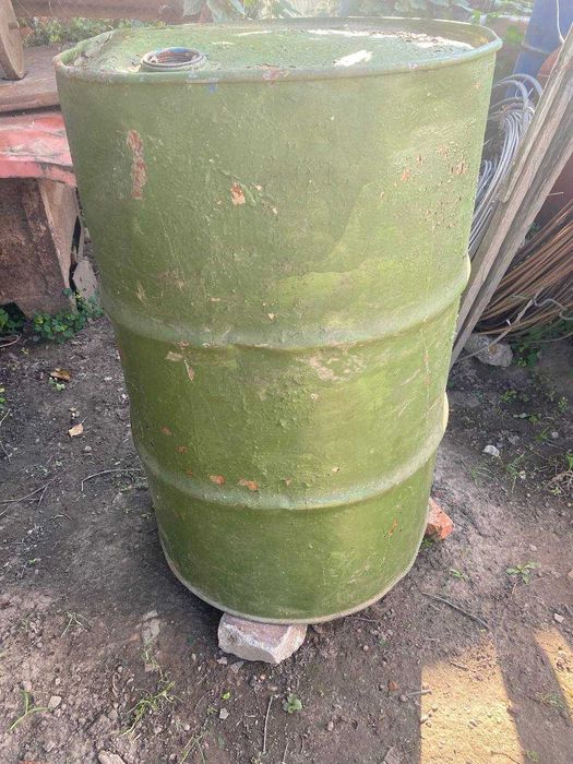 Продам бочки 200 л металлические