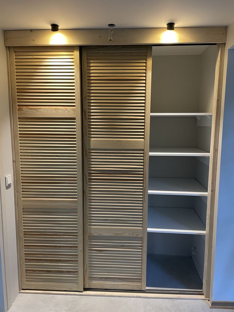 Stolarz- Meble na wymiar- usługi stolarskie.