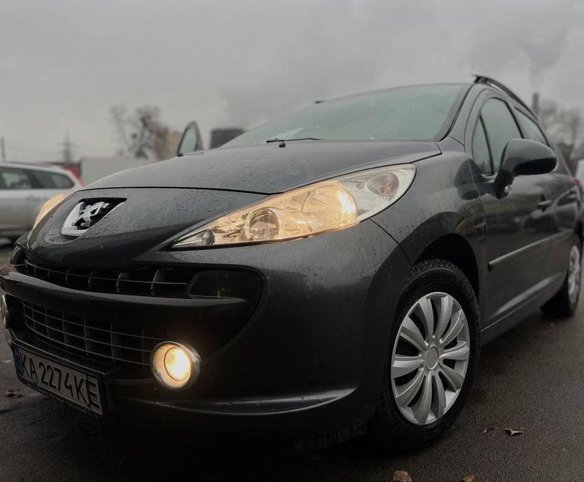 Peugeot 207  1.6л