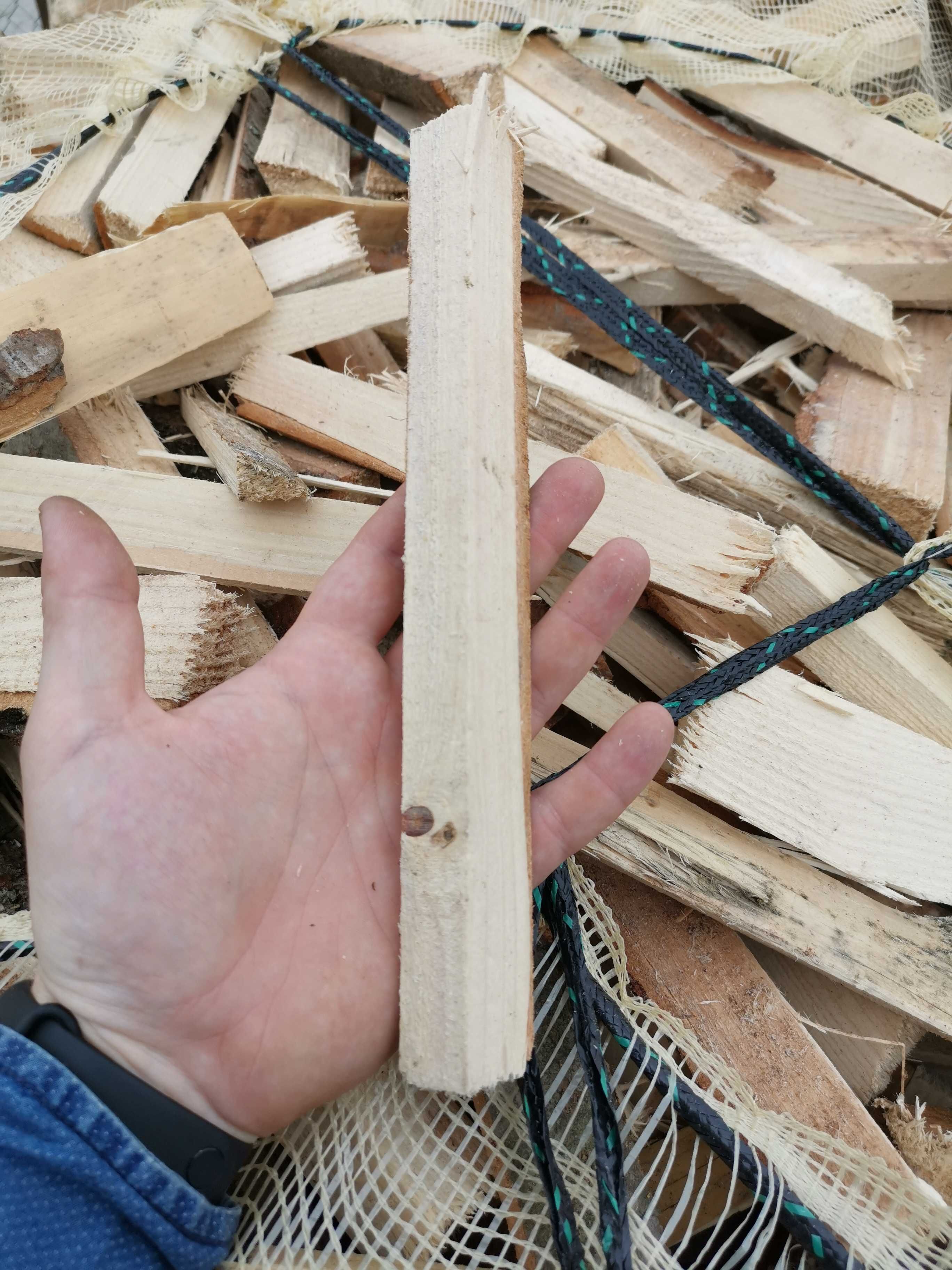 Drewno rozpałkowe - gotowa rozpałka z miękkiego drewna iglastego