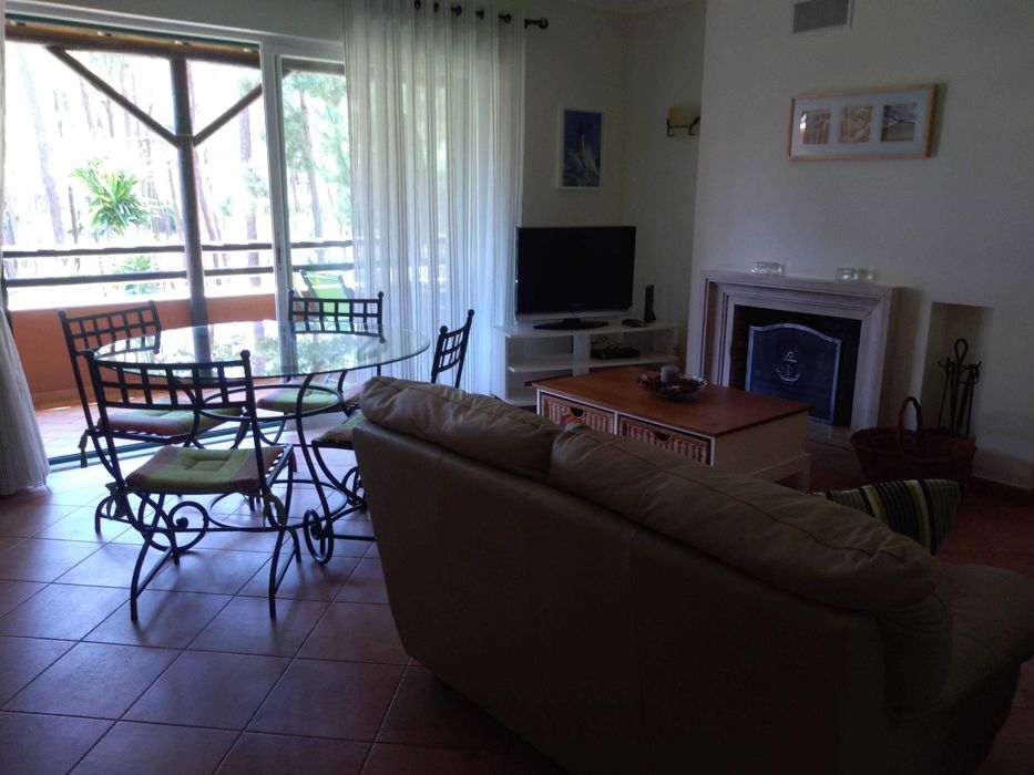 Arrendo apartamento T2 na Rua dos Ciprestes - HERDADE DA AROEIRA