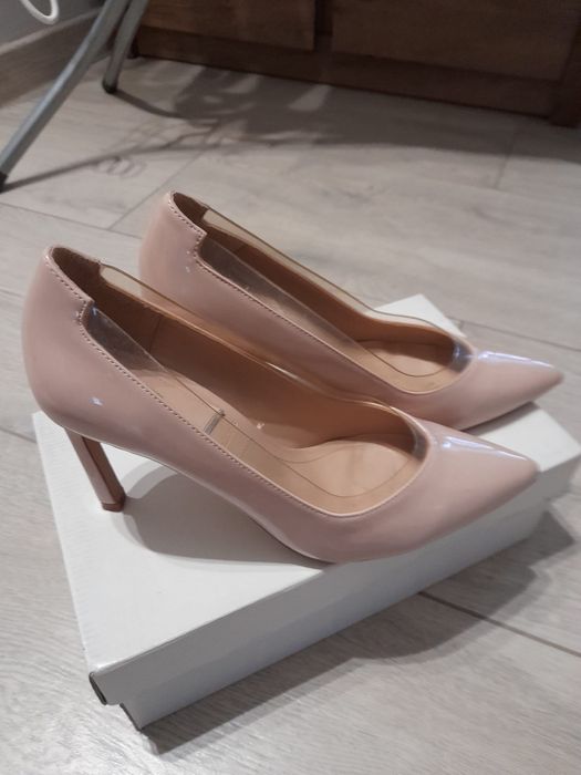 Szpilki Stradivarius