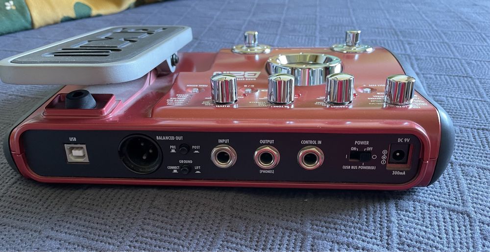 ZOOM B2.1u - Pedal de efeitos para Baixo