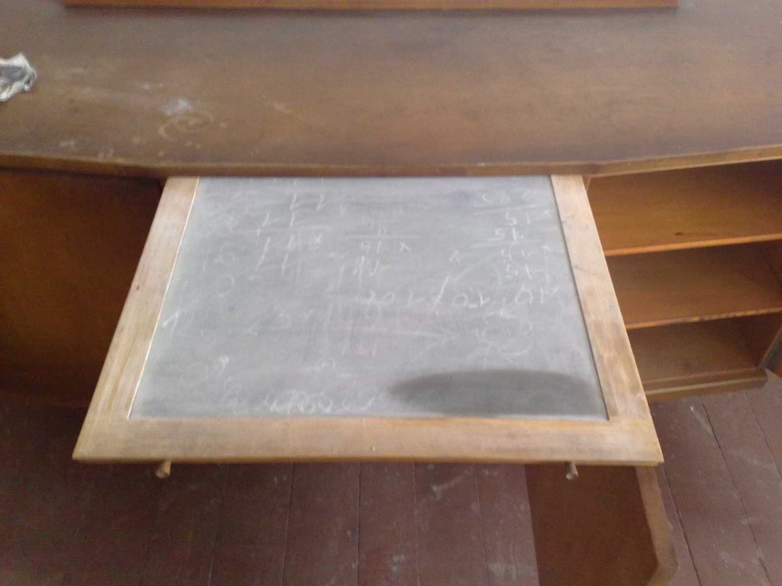 Komoda z okresu PRL - stan bardzo dobry (185x62x95cm)